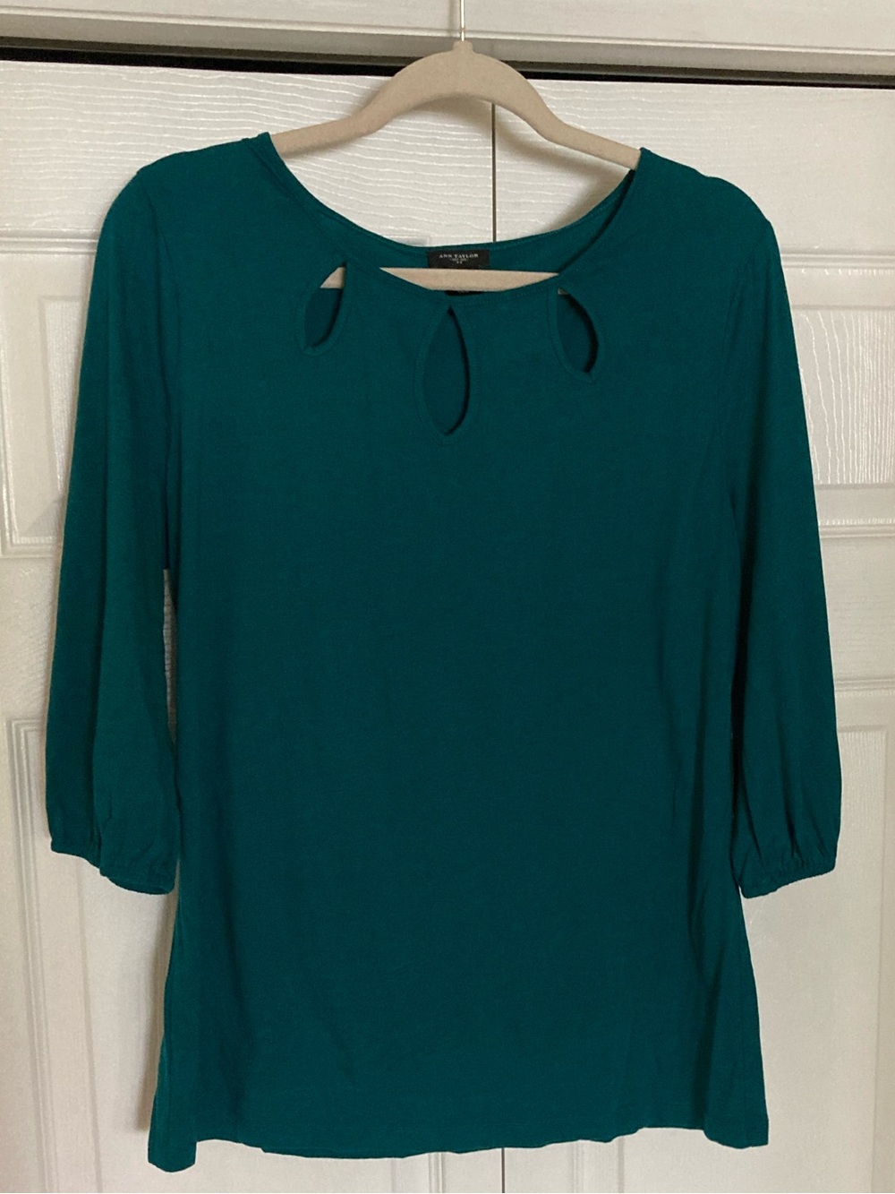 Ann Taylor Teal Keyhole 3/4 Sleeve Top